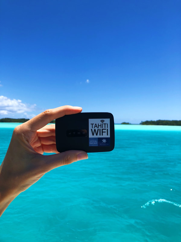 Το τσέπη WiFi Tahiti WiFi, παρασύρεται και κρατά σε μια τσέπη, μόλις μεγαλύτερη από ένα smartphone, ζυγίζει μόνο 140g. Με μια αυτονομία σχεδόν 12 ωρών, θα σας προσφέρει μια σύνδεση στο διαδίκτυο κατά τη διάρκεια όλων των ταξιδιών σας ή με το αυτοκίνητο, μπορείτε, εκτός από τις αγαπημένες σας ιστοσελίδες, να απολαύσετε τις εφαρμογές Google Map και GPS για να βρείτε το δρόμο σας